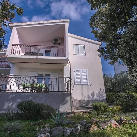 Mama * Rogoznica (Sibenik-Knin)