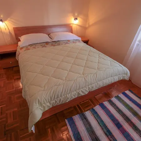 Mama Rogoznica (Sibenik-Knin)