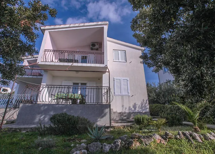 Mama * Rogoznica (Sibenik-Knin)