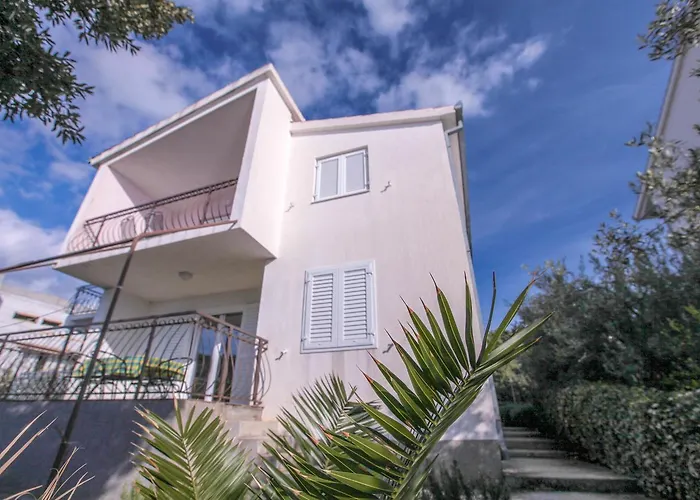 Mama * Rogoznica (Sibenik-Knin)