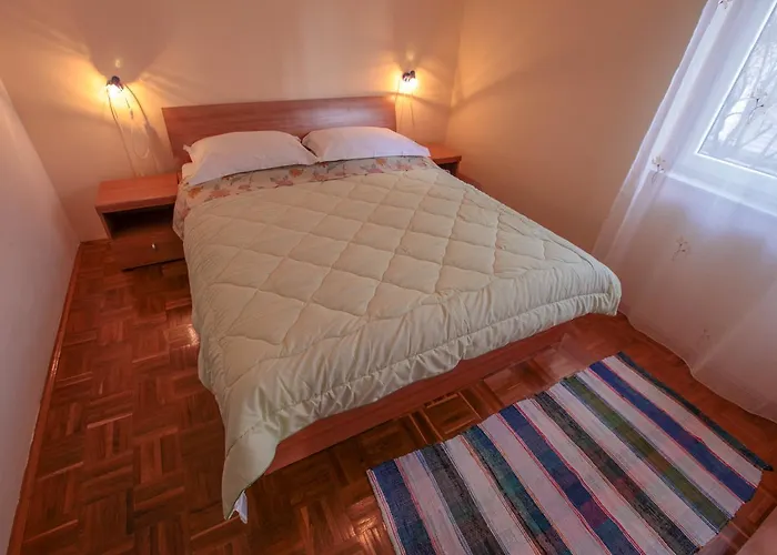 Mama Rogoznica (Sibenik-Knin)